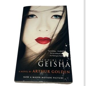 MEMOIRS OF A GEISHA BY ARTHUR GOLDEN PAPERBACK BOOK